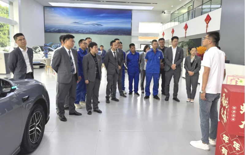 汽貿(mào)公司黨支部開展&ldquo;走出去、學進來，改作風、促發(fā)展&rdquo;貫徹中央八項規(guī)定精神學習教育走深走實主題黨日活動