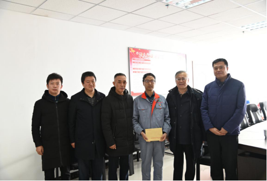 走訪(fǎng)慰問(wèn)專(zhuān)家人才，為人才創(chuàng)新?tīng)I(yíng)造良好的環(huán)境